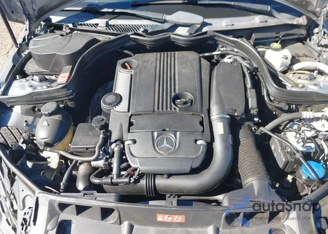 2014 Mercedes-Benz C 250 Sport z USA, uszkodzony, nr VIN WDDGF4HB4EA913913